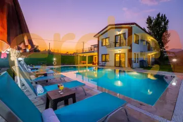 Villa Tena – Çalış’ta 12 Kişilik Özel Havuzlu Geniş Aile Villası