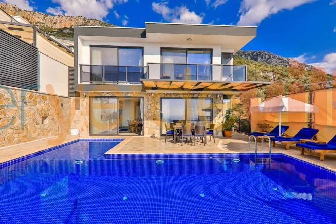 Deniz Manzaralı Lüks Tatil: Kalkan Kördere'deki Villa Blue Star