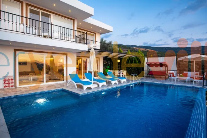 Jakuzili ve Isıtmalı Özel Havuzlu Villa | Villa Eslem, Kalkan
